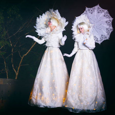 Caminantes de zancos de la Luna de Cristal