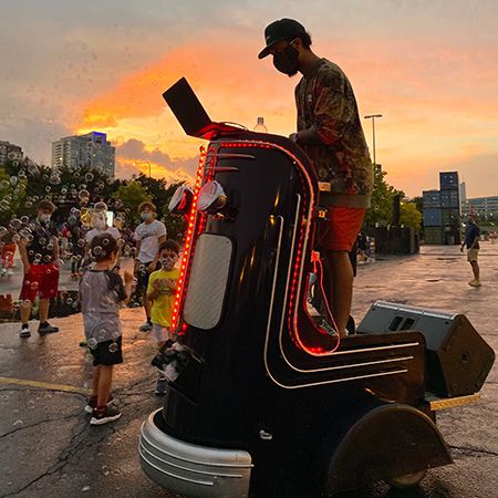 Cabina de DJ itinerante interactiva