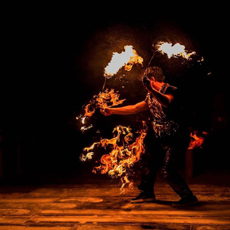 Spectacle de feu à Dubaï