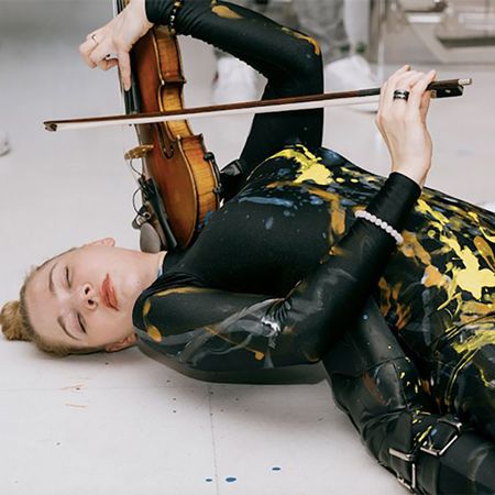 Violín, Contorsión y Pintura 