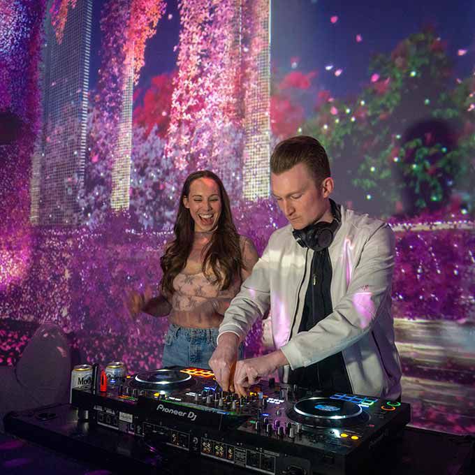 Hire Our MultiGenre DJ Duo Las Vegas Scarlett Entertainment