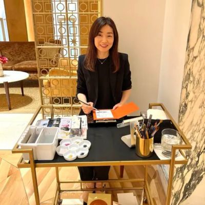 <span>Elegante Illustratore di Moda</span>