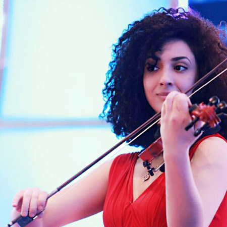 Violinista Femenina India