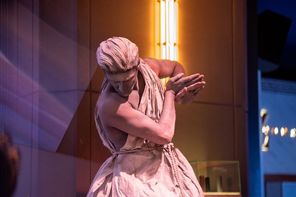 Book Stone-Like Statues in Motion | Scarlett Entertainment