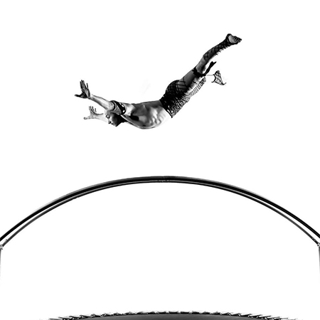 Artista circense acrobatico