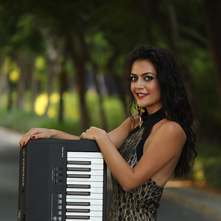 Pianista Femenina EAU