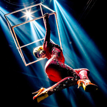 Lujo Aerialist Dubai