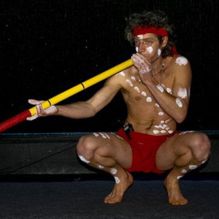 Suonatore di didgeridoo