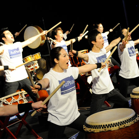 Joueurs de tambours Taiko japonais
