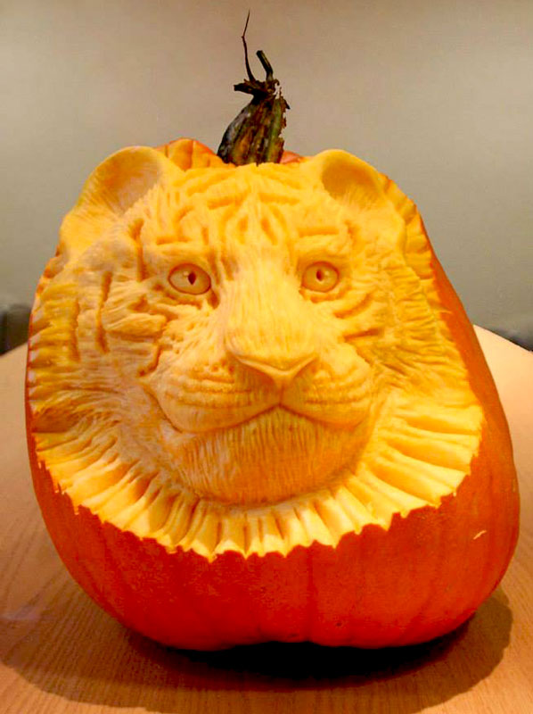 Hire Pumpkin Carver UK - Live Pumpkin Carving | Lancashire