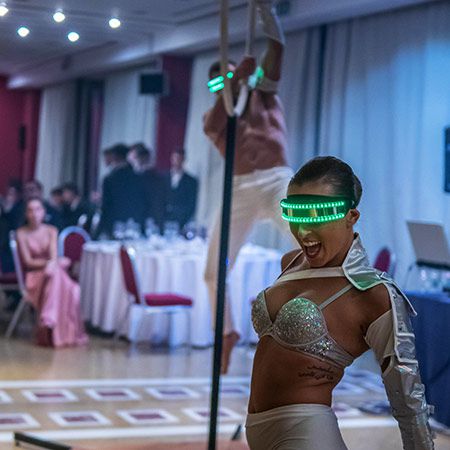 Freestanding LED Aerial Duo