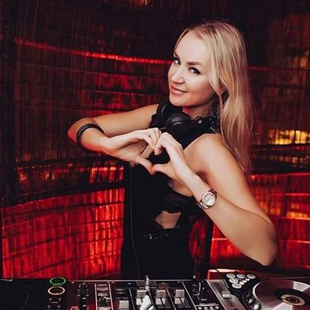 DJane de club féminine à Dubaï