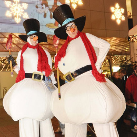 Hombres de nieve zancudos