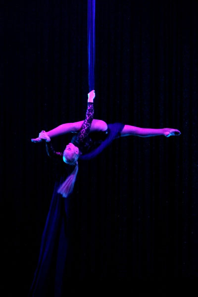 Hire Aerial Silk Act Aerial Silks Duo Fellbach Germany