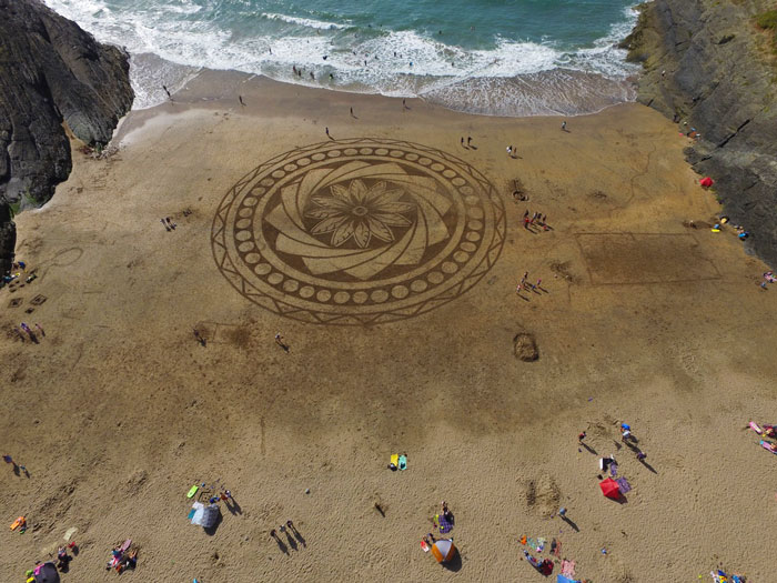 UK Sand Artist Book Eco Friendly Entertainment Wales