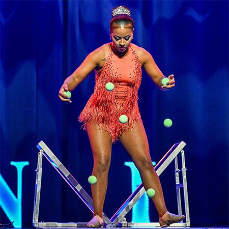 Bounce Juggling Artist