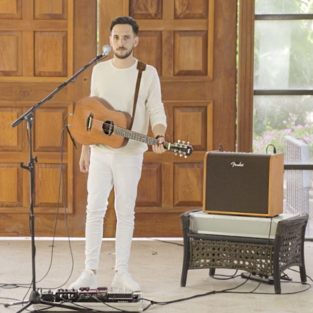 Artiste solo de boucle en direct à Cancun