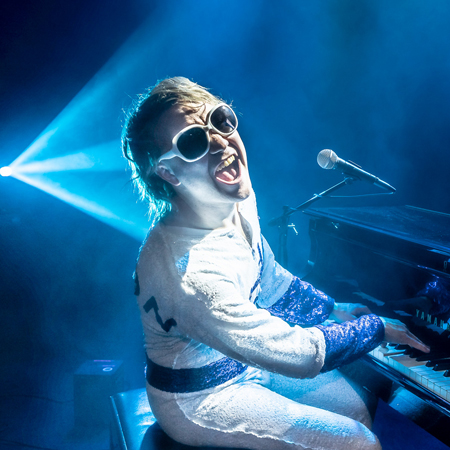 Elton John Tributo Atto Londra