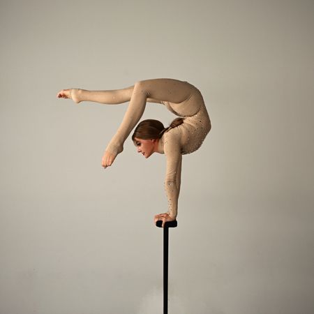 Hand Balance Act Dubai 