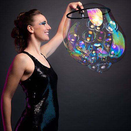 Artiste de bulles féminin à Londres