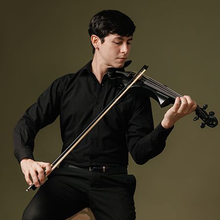 Electric & Acoustic Violinist
