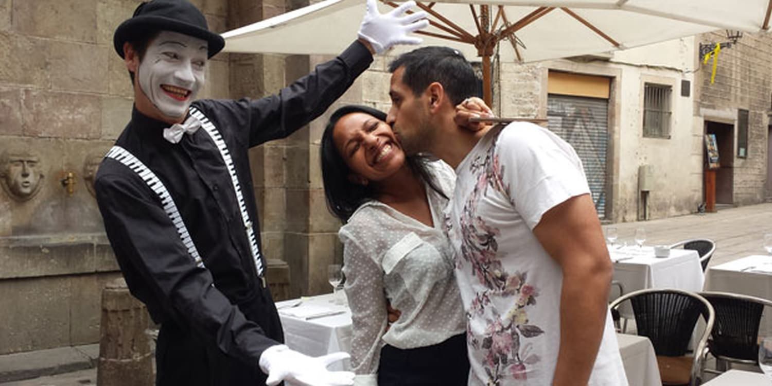 Love Is Mimed In Surprise Barcelona Proposal