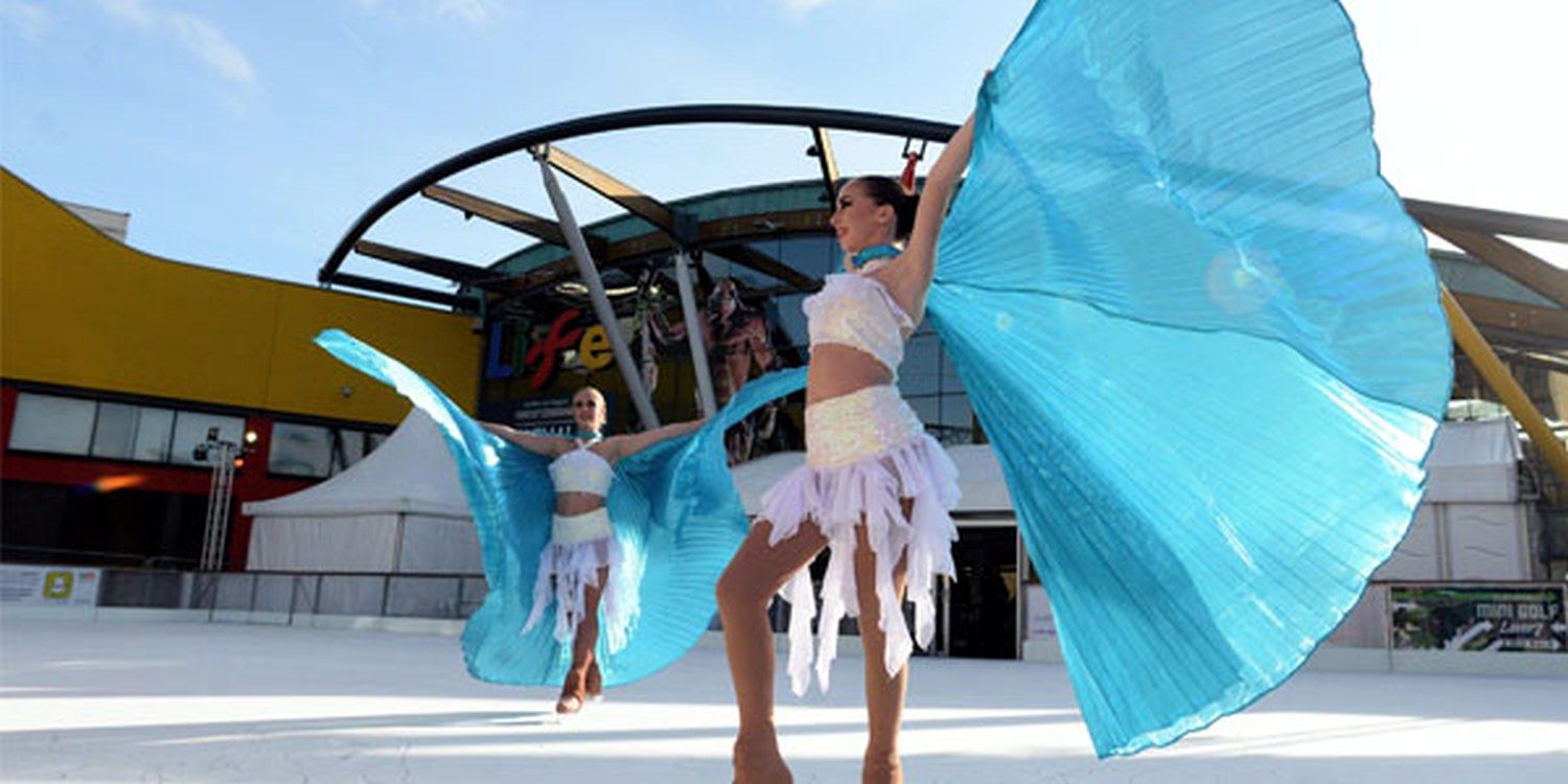 Scarlett’s Ice Skaters Kick Off The Festive Season In Newcastle