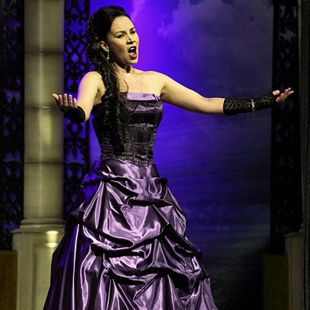 Chanteuse d'opéra féminine à Londres