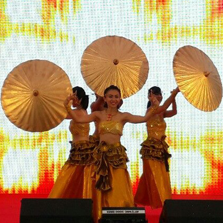 Danseurs traditionnels thaïlandais