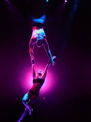 Book Trapeze Duo - Hire Aerial Acrobatics Duo | Scarlett Entertainment USA