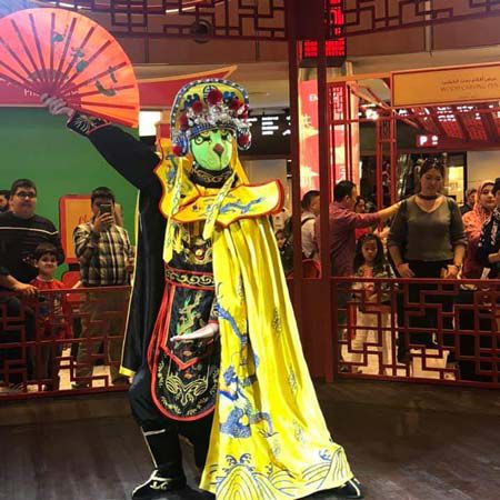 Espectáculo de Cambio de Máscaras Chinas en los Emiratos Árabes Unidos