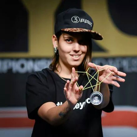 Artista de Yoyo Femenina