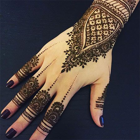 Book Henna Artist UAE | Scarlett Entertainment