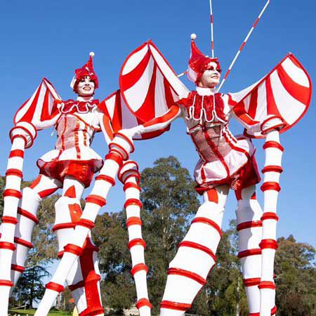 Artistas de Zancos Navideños