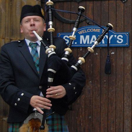 Bagpiper: Alan