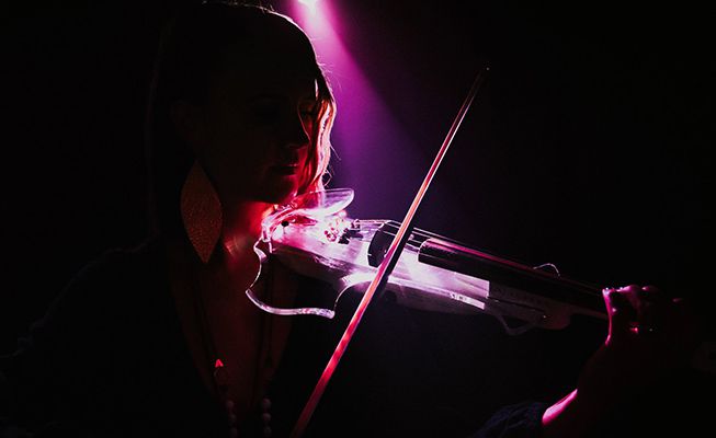 Book Now Electric Violinist Boston 