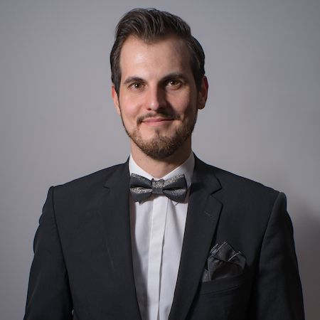 Interactive Mentalist Magician