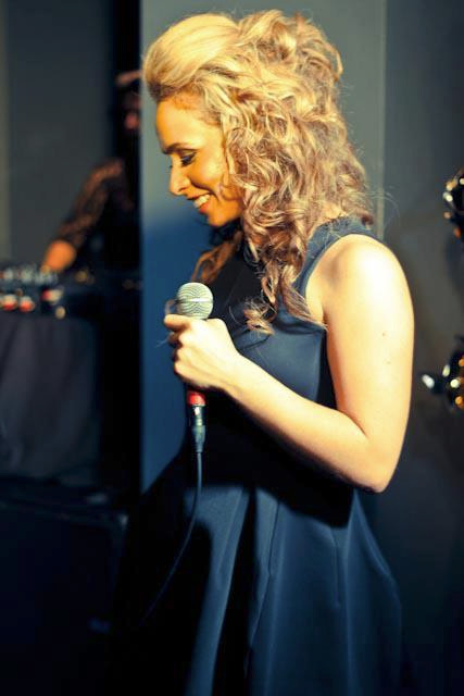 Hire Female Vocalist London Corporate Entertainment London International Party Singer 5187