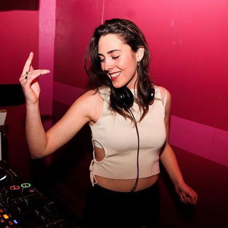 DJ Femenina de Múltiples Géneros en Ámsterdam