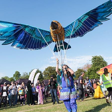 Marionette di uccelli giganti