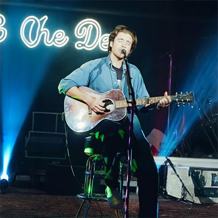 Sänger und Gitarrist NYC