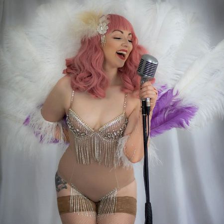 Vintage Themed Cabaret Singer