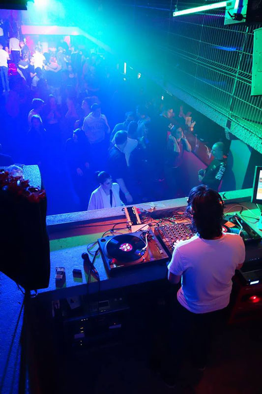 Hire Party DJ – Best DJs for Parties | Scarlett Entertainment Czech ...