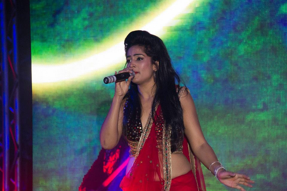 Hire Female Vocalist Mumbai | Indian Idol Winner | Punjabi Singer
