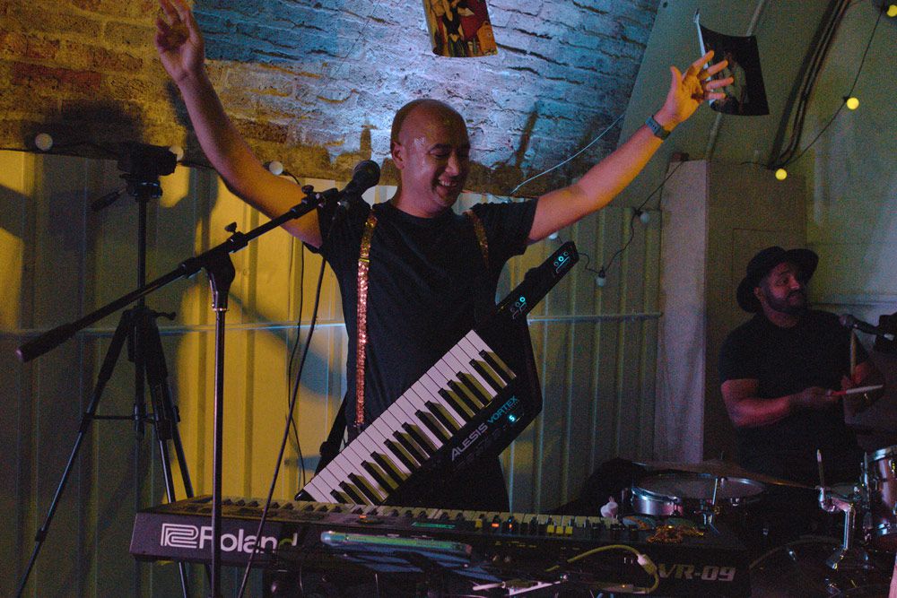 Hire Our Party Function Band In London | Scarlett Entertainment