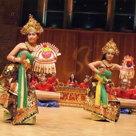 Grupo de Danza Indonesio