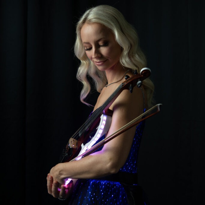 LED Violinist Show
