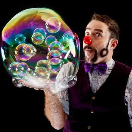Roving Bubble Performer