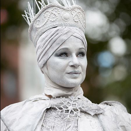 Snow Queen Living Statue