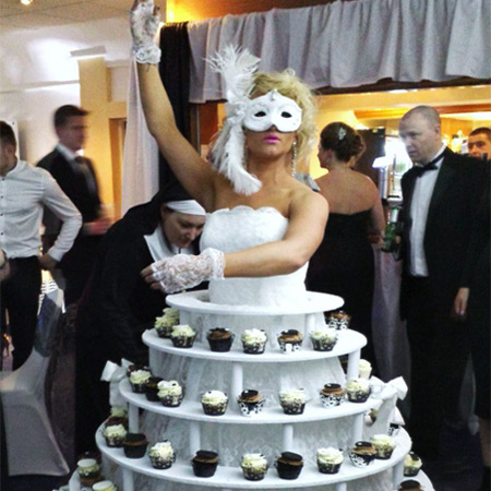 Strolling Cup Cake Table
